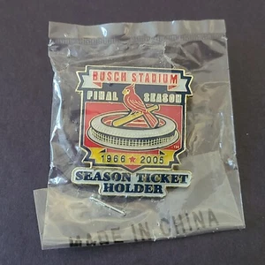 2005 MLB St. Louis Cardinals Season Ticket Holder Lapel Pin - Picture 1 of 5