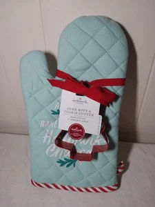 Hallmark Channel Oven Mitt Cookie Cutter All I Want Is To Bake & Watch.. - Picture 1 of 6