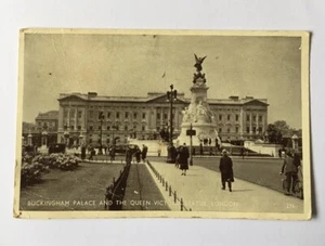VINTAGE 1950 BLACK & WHITE BUCKINGHAM PALACE LONDON POSCARD - Picture 1 of 4