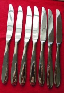 SET OF 7 ONEIDA MOONCREST DINNER KNIVES STAINLESS - Picture 1 of 1