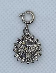 Colgante Vintage Mexicano Plata Feliz Sol Firmado JJI Mini Dije Clip En 1/2" - Imagen 1 de 4