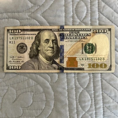 $100 Bill With Birthday Serial Number 11-02-1975 or 02-11-1975 - Image 1 of 2