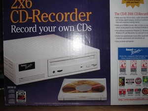 Smart & Friendly CD-recordable External Drive. Model: CD-R2006 - Afbeelding 1 van 11