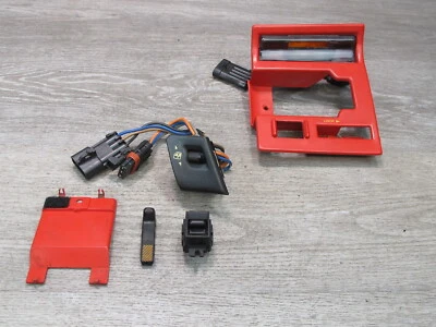 92-93 CHEVROLET CORVETTE C4 MANIJA DE PUERTA DERECHA JUEGO DE MOLDURAS E INTERRUPTORES DE VENTANA ROJO OEM Foto 1 de 4