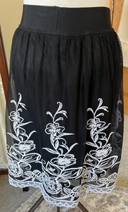 Alfani Black Overlay Knee Length Skirt White Embroidery Sze L - Picture 1 of 3