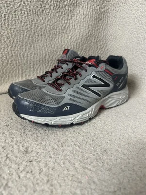 New Balance 573 Todo Terreno Trail Running Zapatos Para Hombres 12 Gris MTE573T3 Foto 1 de 4