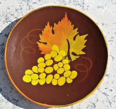 alter Deko Obst Wandteller Teller Trauben Motiv Keramik Volkskunst handarbeit - Bild 1 von 3