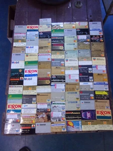 HUGE LOT (91) Vintage EXPIRED Credit Card Charge Cards Gas Travel Store LOOK!! - Picture 1 of 3