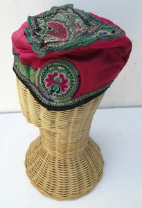 Cappello vintage Miao Tribe testa ragazza (provincia di Guizhou Cina) FATTO A MANO - Foto 1 di 5