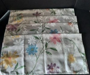 Blossoms & Blooms  Cloth Napkins  Garden Floral Spring Summer Set Set Of 4 - Picture 1 of 3
