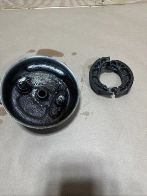 1983 HONDA BIG RED 200 ATC200E Front Brake Plate Panel w/ Shoes - Image 1 of 4