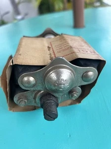 Schwinn Whizzer Torrington 10 Pedals NOS - Picture 1 of 3