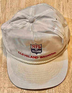 *MOLTO RARO* CAPPELLO BIANCO ALUMNI CLEVELAND BROWNS NFL (SCUDO) REGOLABILE MARCA OTTO - Foto 1 di 4