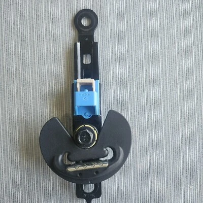 2017-2020 HYUNDAI ELANTRA 前左驱动侧座椅皮带调节器 原始设备制造商 — 第 1/4 张图片