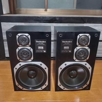  Par de altavoces estéreo de 3 vías Technics SB-CD450 probado en estantería Foto 1 de 4