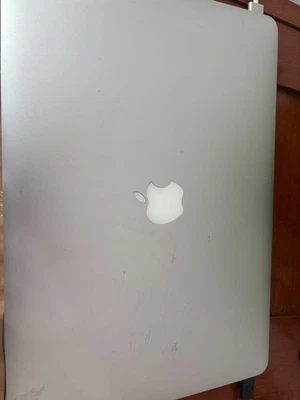 Laptop Apple MacBook Pro 15" (512GB SSD, Intel Core i7 4ta Gen) Foto 1 de 2