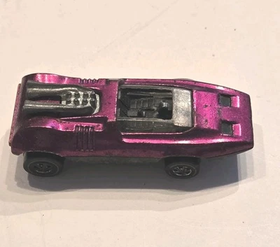 Hot Wheels Redline Peeping Bomb 1970 rosa intenso   Foto 1 de 4