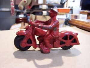 Hubley USA Red Cast Iron Motorcycle toy 4 1/4 inches. Mid 1930's