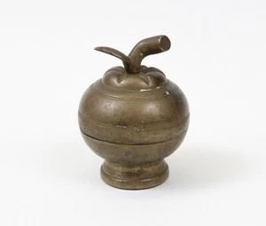Antigua caja de baratija de manzana china/japonesa pequeña de 3,25" tarro figura de fruta - Imagen 1 de 9