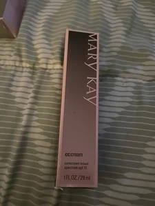 Mary Kay CC Crema Protector Solar Espectro Muy Ligero FPS 15 Skin Pro Cream 072822 - Imagen 1 de 4
