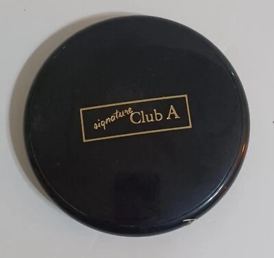 SIGNATURE CLUB A Tone On Tone Translucent Soft Focus Matte Finishing Powder 1.2  - Image 1 of 4