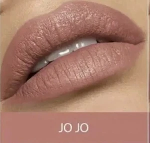 Avon Lisa Armstrong Make Up Lipstick Satin and Matte and Lipstick - Choose Shade