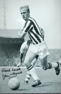 DON HOWE  1935-2015   WEST BROM   1952-1964  - SUPERB HAND SIGNED 12x8 PHOTO - Picture 1 of 1