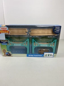 THOMAS AND FRIENDS LOCOMOTIVE WOODEN BRIDGE RAIL SET FKF56 (T28) - Bild 1 von 2