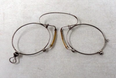 Ancienne lunettes - Pince nez - Lorgnon ancien en métal 1920's - Photo 1/4