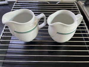 2 x Jarras de crema de leche Steelite blanco con pequeña línea verde oscuro 250 ml - Imagen 1 de 8