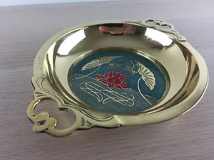 Cuenco/plato de exhibición Cloisonne de latón vintage con flor de loto y libélulas #1 - Imagen 1 de 12