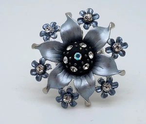 R001 Gorgeous Large grey silver Tone Flower Adjustable size fashion Ring - Bild 1 von 9