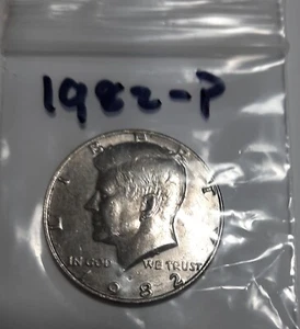 1982-P Kennedy Half Dollar, zirkuliert aber schön! - Bild 1 von 2