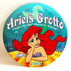 Disney California Adventure Ariel's Grotta Bottone Sotto il Mare Personaggio Cena - Foto 1 di 1