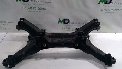 Chevrolet Equinox 2020-2022 suspensión trasera travesaño OEM 84176775 Foto 1 de 4