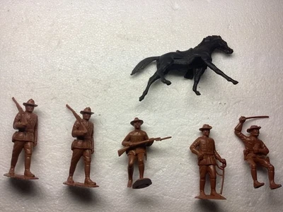 MARX soft plastic Spanish American War Rough Riders lot of 5 Soldiers & Horse. - Image 1 of 4