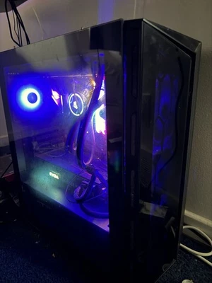 PC para juegos de gama alta Foto 1 de 4