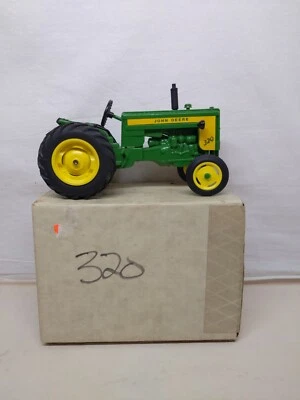 1/16 John Deere 320 wide front tractor e-tees Plastic  - Image 1 of 3