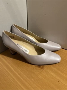 Women’s Size 6 Etienne Aigner Nude Color Leather Pumps/shoes New No Box - Picture 1 of 6
