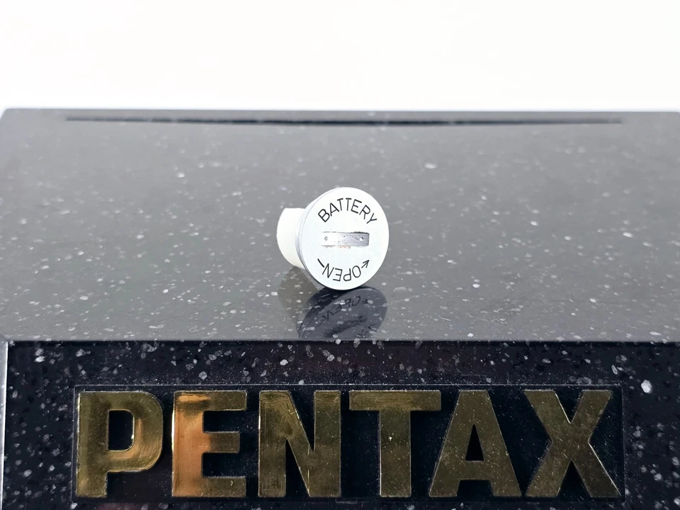 🌸[Casi COMO NUEVO] Tapa de cubierta de batería genuina Pentax K2 de JAPÓN Foto 1 de 4
