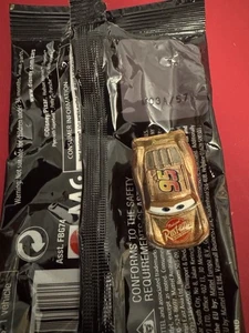 2018 Disney Pixar Cars Mini Racers GOLD LIGHTNING MCQUEEN New & Sealed RARE #57 - Picture 1 of 7