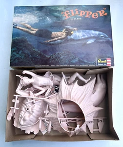 RARO Kit Modelo Revell Flipper y Pal Sandy Dolphin 1965 De Colección Nuevo H-1930 - Imagen 1 de 8