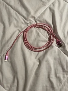 Broken iPhone Charger - Photo 1 sur 6