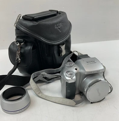 Fujifilm FinePix S3000 Digital Camera with 6X Optical Zoom Silver - Image 1 of 4