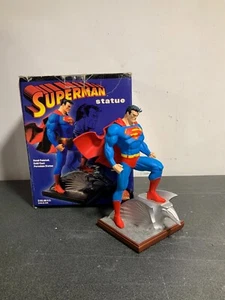 DC Direct Jim Lee Superman Statue 10" #6500 Limited - Foto 1 di 13