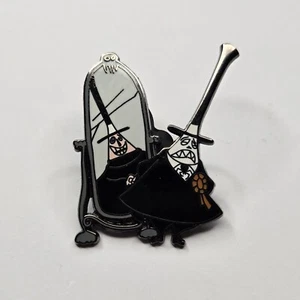 Mayor Nightmare Before Christmas Two Face Mirror Disney Trading Pin 2007 EUC - Picture 1 of 2