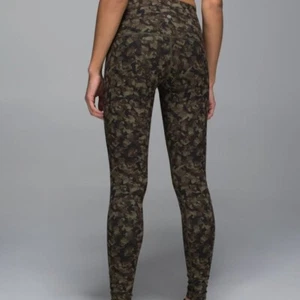 Lululemon Wunder Under Pant Mystic Jungle Fatigue Green Black Full Length Size 6 - Picture 1 of 6