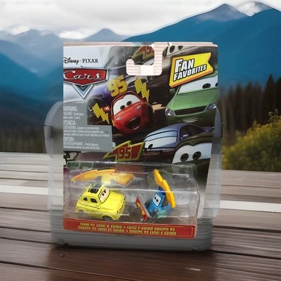 DISNEY PIXAR CARS DINOCO 95 FAVORITOS DE LOS FANS LUIGI & GUIDO 1:55 Foto 1 de 4
