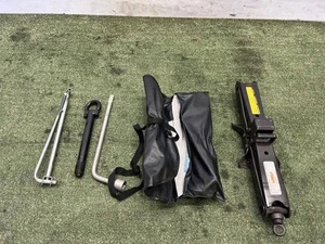 TOYOTA vellfire 2009 DBA-GGH20W Toolkit [Used] [PA115008035] - Picture 1 of 2