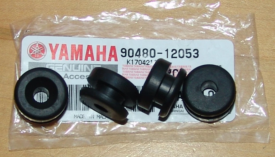 OEM YAMAHA RUBBER GROMMET MOUNT SIDE COVER FENDER COWLING HEADLIGHT BATTERY BOX  - Image 1 of 1
